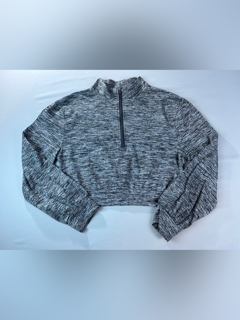 feathers Women’s Crop Long Sleeve Shirt Jacket Heathered Black Gray Quarter-Zip